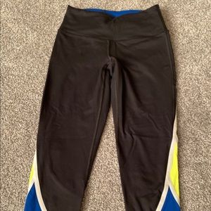 Victoria Secret knockout leggings Capri